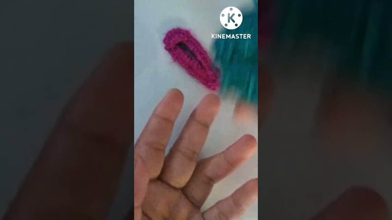 Crochet pom pom clip #crochettic tacpompomclip#desibitesandmuchmore
