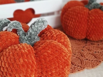 Crochet plush pumpkin free amigurumi pattern