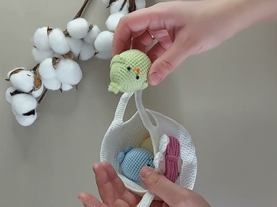 Amigurumi crochet pattern basket bunny.