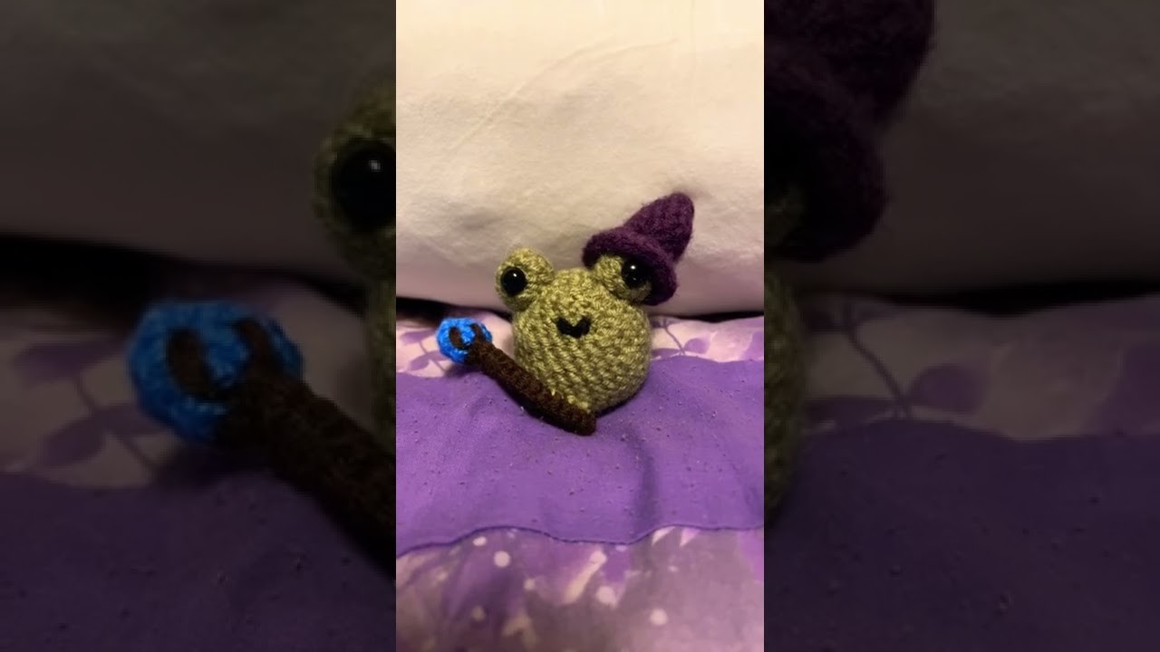 Wizard frog crochet ????????‍♂️#crochet #frogs #wizard