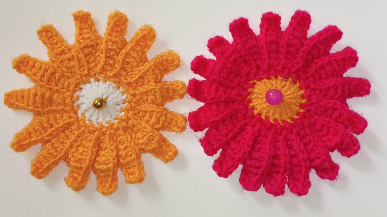 Daisy crochet flower.Crochet Designer.@KnittingTutor