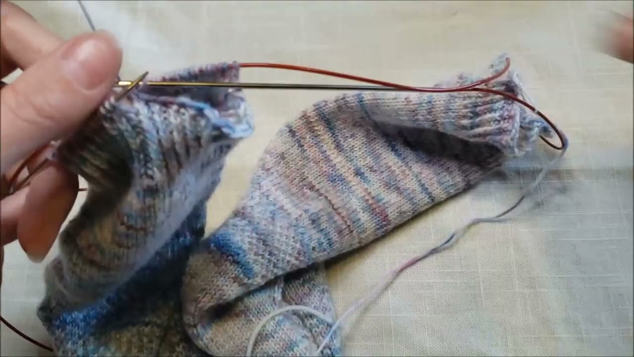 Socktober: Twisted Rib & Bind Off