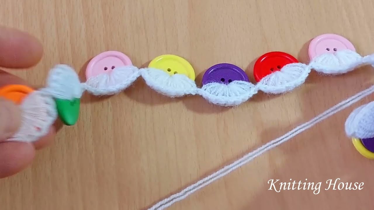 Great crochet idea with colorful buttons. renkli düğmelerle harika bir tığ işi fikri