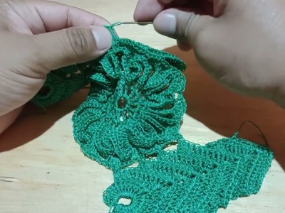 Última parte del girasol tejido a crochet